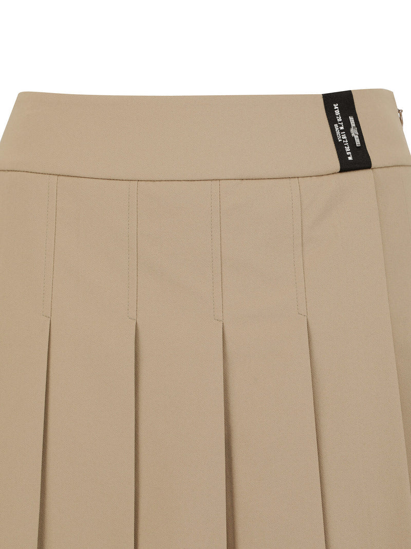 WOMEN OVER PLEATED HALF PANTS