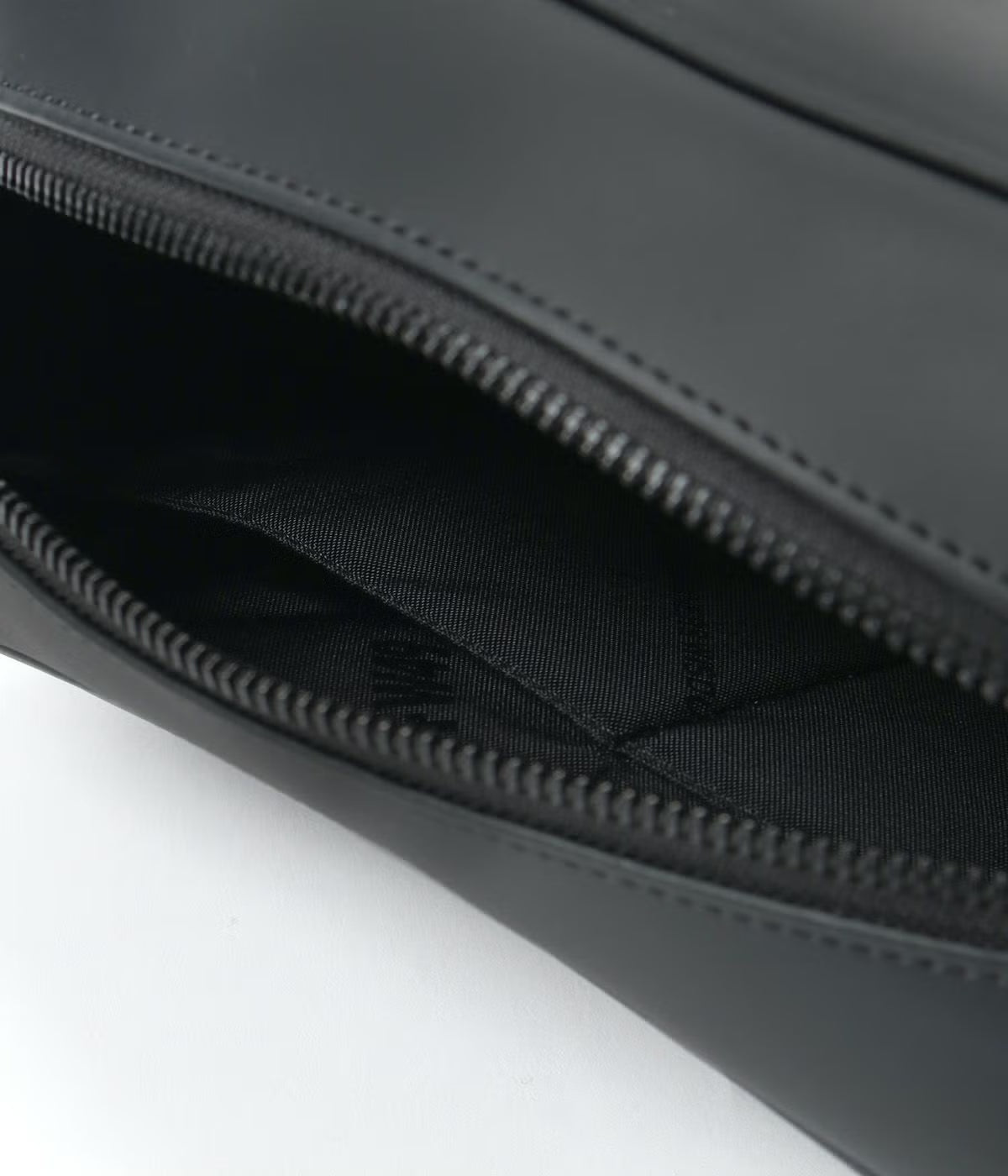 LEATHER MIDIUM POUCH