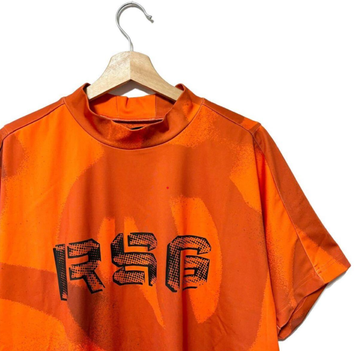 RSGロゴ スプレー ショートスリーブ モックネック