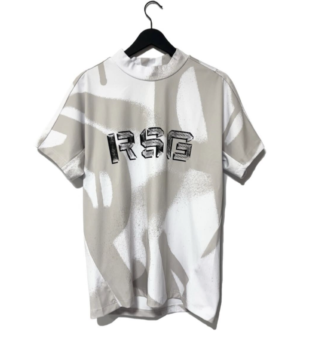 RSGロゴ スプレー ショートスリーブ モックネック